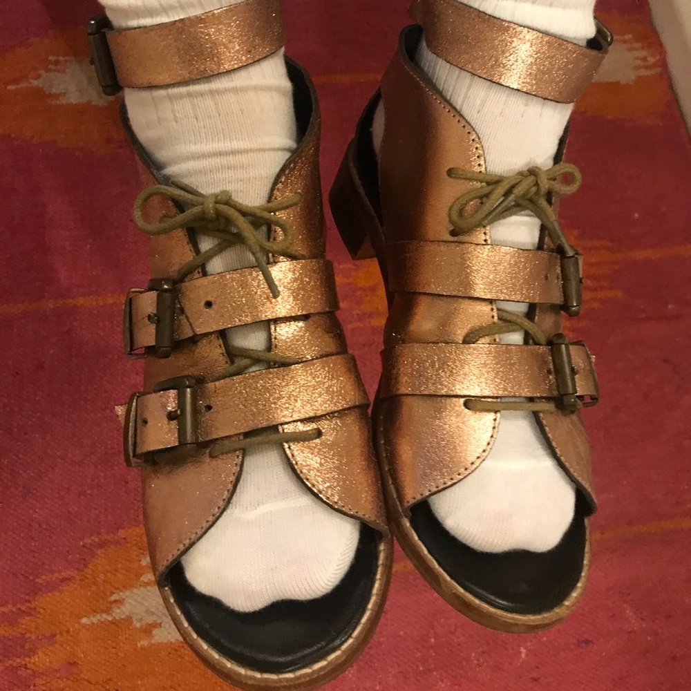 Sandals - Picture 5 of 9